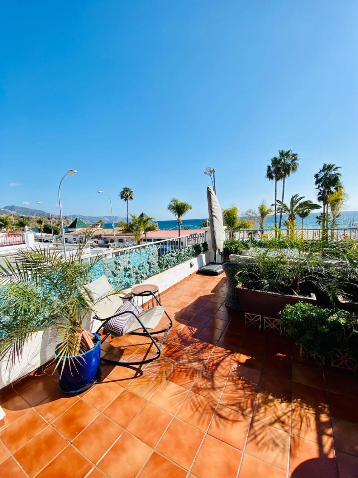 En Primera Linea De Playa Apartment Nerja